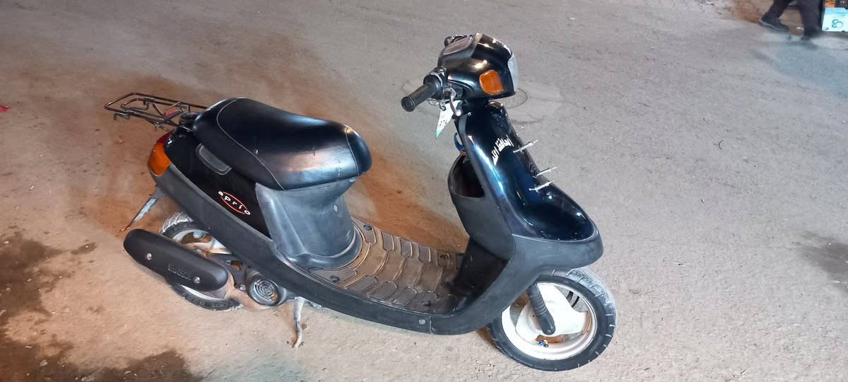 سلام عليكم دراجه بطه حاويه  2003 قفل اكسن كفاله عامه محرك بحاله جيده جدآ شرط الفحص والنظافه موضحه هاتف ***********
