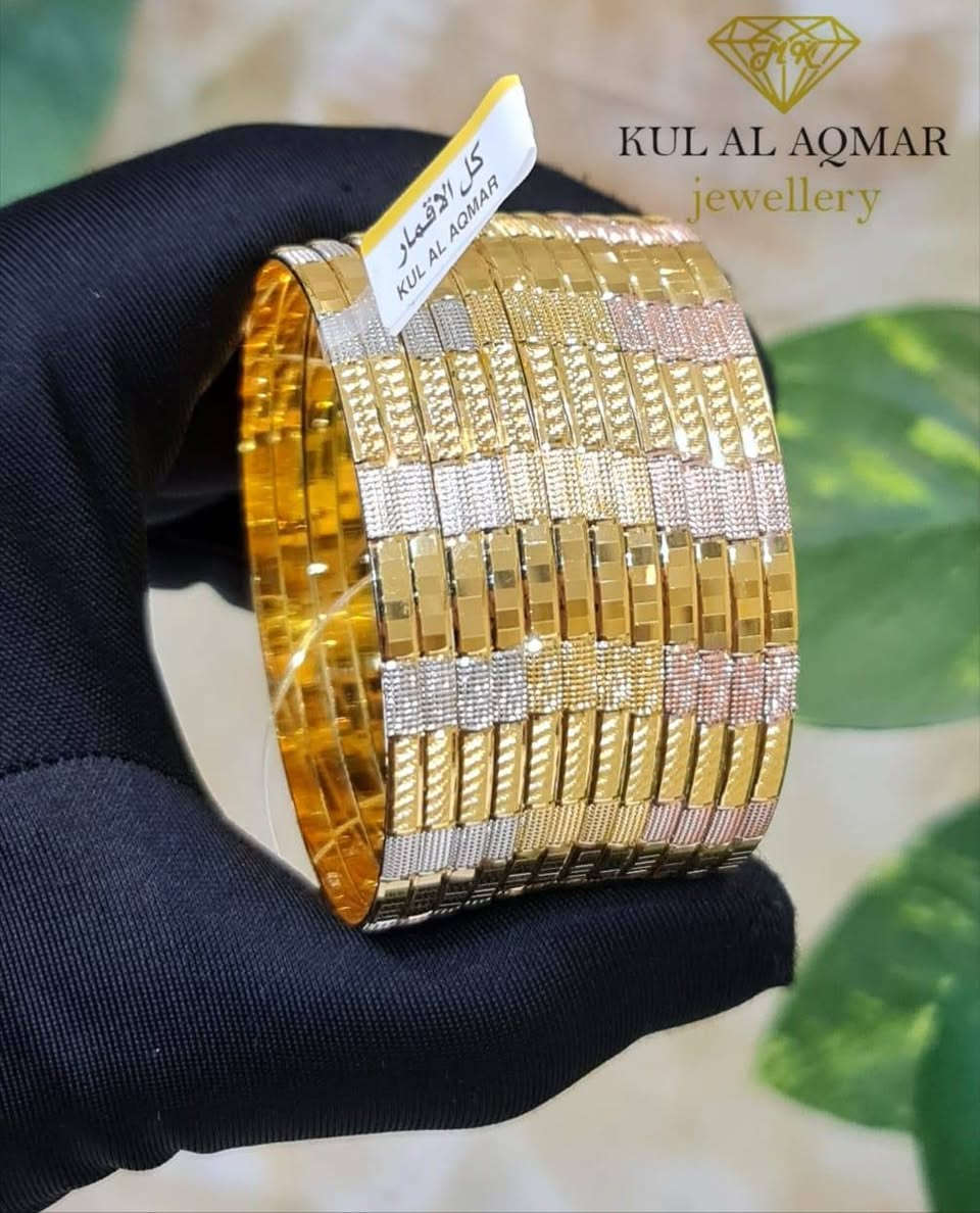 أجمل الماركات العالمية والدزاينات الحديثة للذهب 🌹
 الأيام القليله القادمه بضاعة دبي بالطريق الى النجف الاشرف🌹 داخل ♥️مجوهرات مهند العكايشي ♥️
الفرع الأول نجف حي الوفاء مجمع جوهرة العرب 🌹 
للحجز *********** ♥️
الفرع الثاني حي الإسكان مجمع الشراع الترفيهي 🌹
للحجز *********** ♥️
