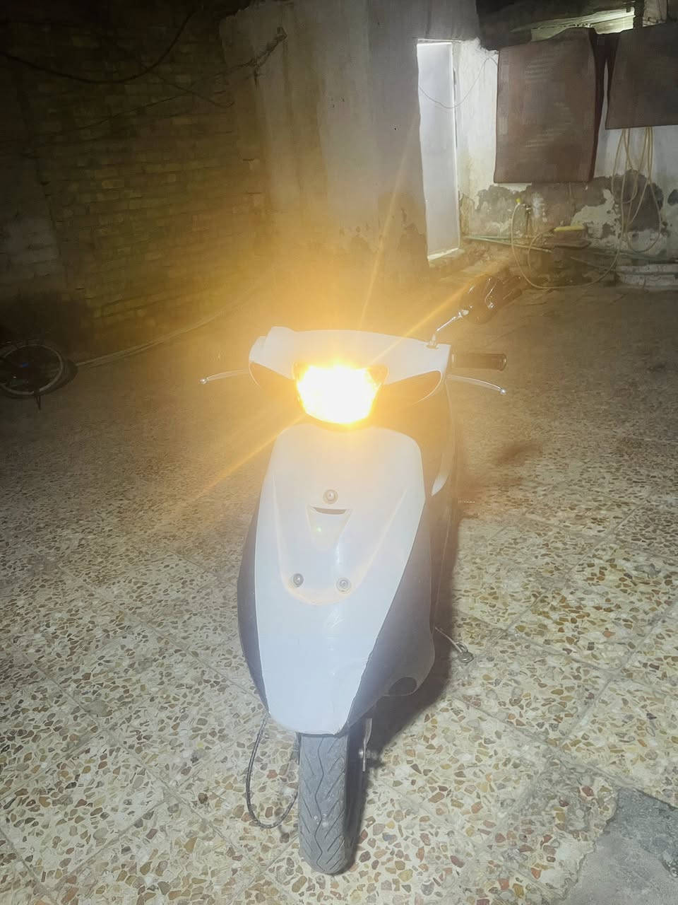 سلام عليكم دراجه ساسوكي رياضي دراجه نضيفه مفتوحه مره وحده كهربياته شغاله هندر تخم تايرات وياله جديد دراجه حلوه سعر 250وبيه مجال لطيبين هاذ رقم ***********او خاص
