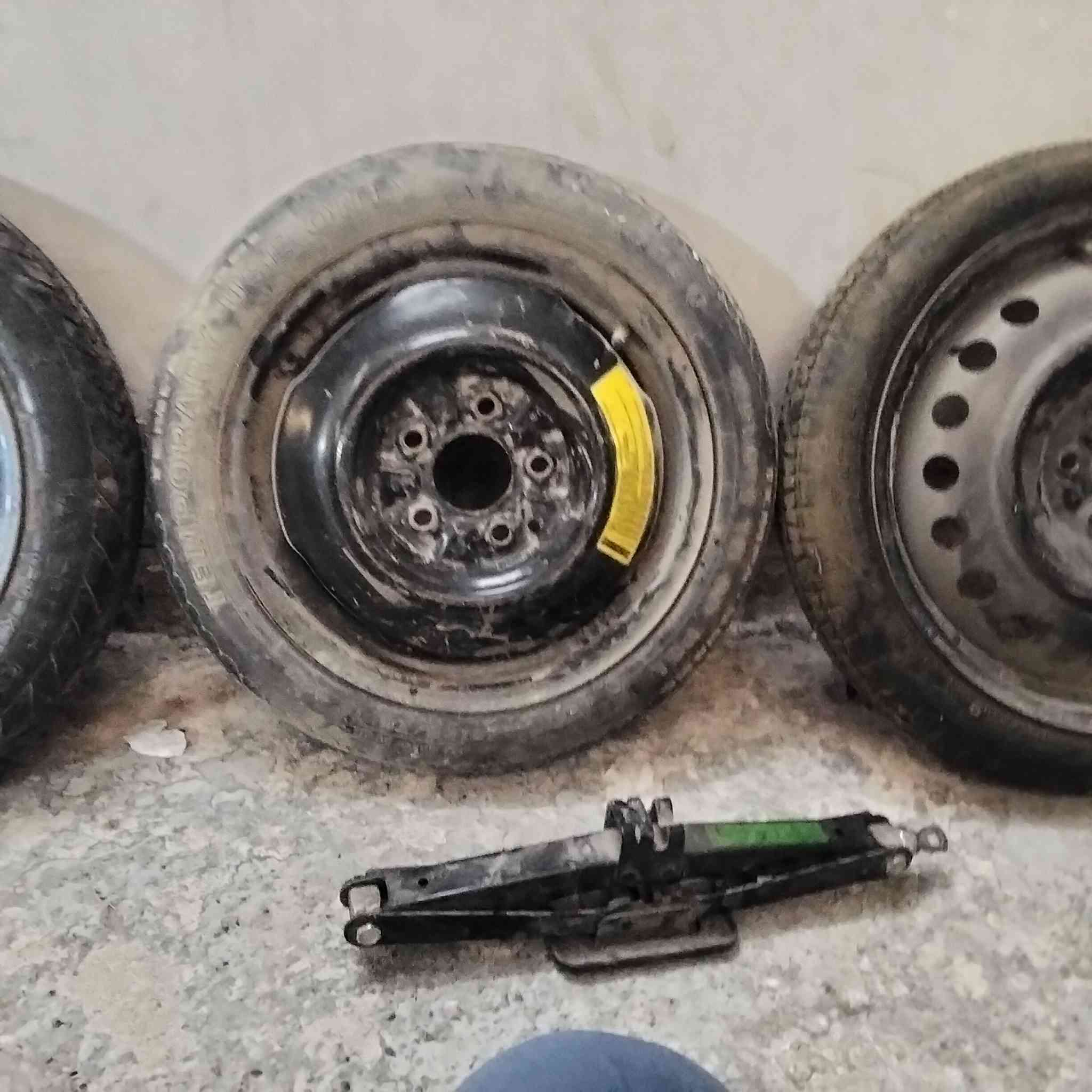 يا الله.للبيع مازدات فورتي م 21 يحتاجن تصليح وسبيرات عدد 3 وجك نظيف جدا مكاني بغداد العبيدي *********** مناسبات للشراي
