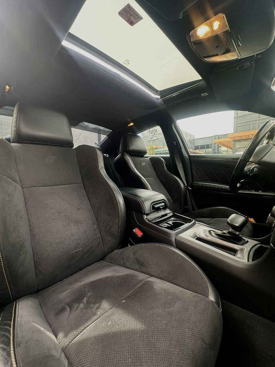 جارجر للبيع 
موديل 22 اورنج ادشن جيتي بلاص
فول الفول واعلى المواصفات شنو ببالك موجود بيها 
خليجي وكالة هارلم 
بيها قطعة ونص رش صبغ من الوكالة اثناء النقل مطخوخة
فقط رش بدون فتح بدون تبديل بدون دواخل بدون ايرباك
ومثل ماموضح بالسونار
ماشية 41mi
رقم أربيل الدولي بأسمي 
مكاني ديالى بعقوبة 
للاستفسار خاص او اتصال 
السعر 182 قفل 
***********
