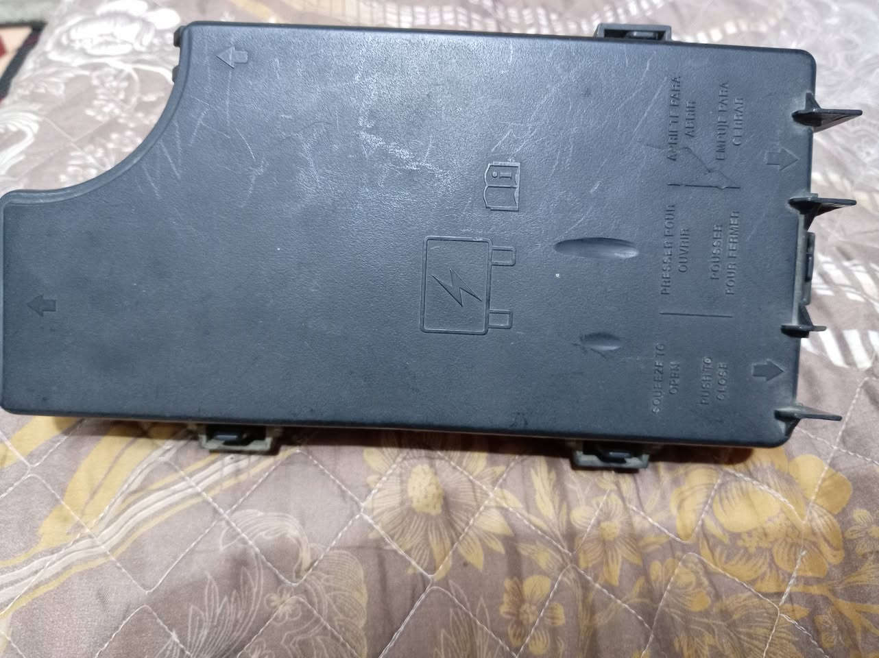 سلام عليكم متوفر قاعدة فيوزات دوج افنجر شرط الفحص 964AA  للتواصل واتساب *********** بغداد توصيل ماعندي السعر 90 الف
