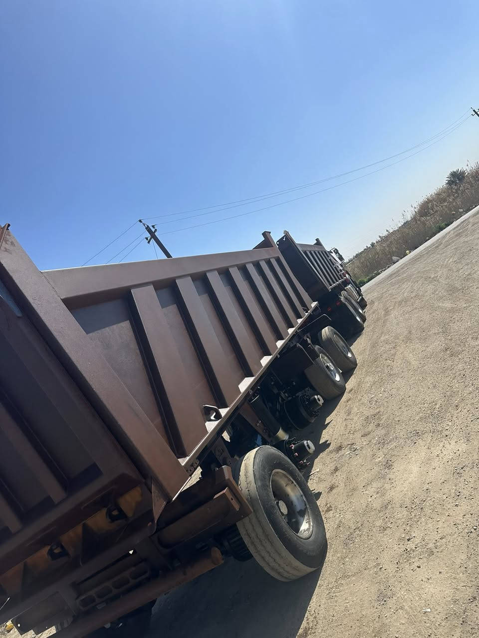 مقطوره للبيع  تريد راس واحد تريد لعاربانه واحد ماكو مشكله ماكن سياره بغداد /مكيانه 53/كير 220مجموعه جياف/راس تخم تاير لعربانه ما بيه لاا تاير ولا ويل /وشراي خابر ودلل ***********
