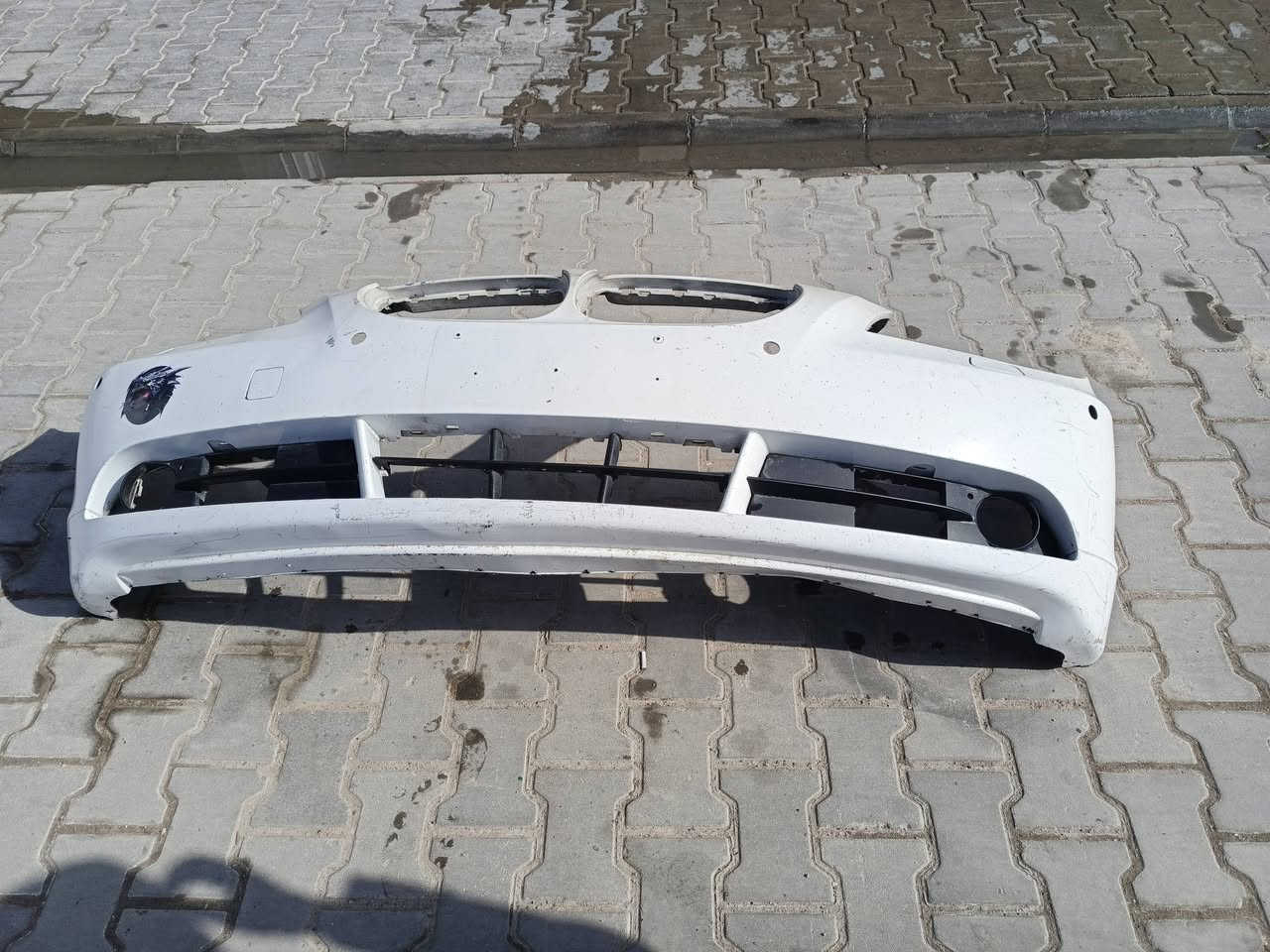 للبيع وعندي اماميه وخلفيه سود الوحدة 75 الف قفل والتوصيل ع المشتري التواصل *********** المكان الكوت
