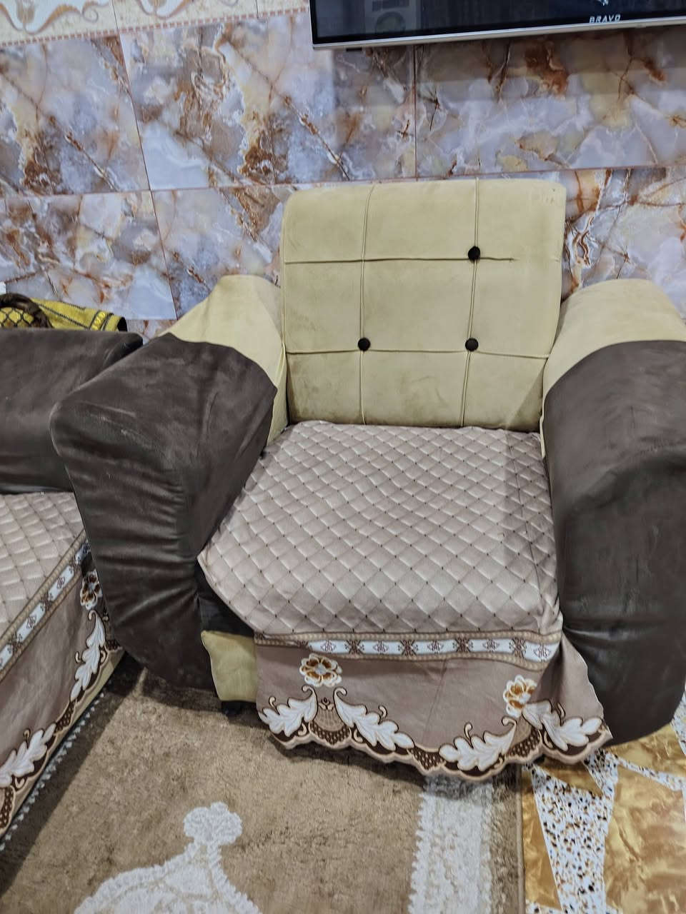 سلام عليكم قنفات البيع نضافه مالتهن 90 رقم *********** مكان العماره

