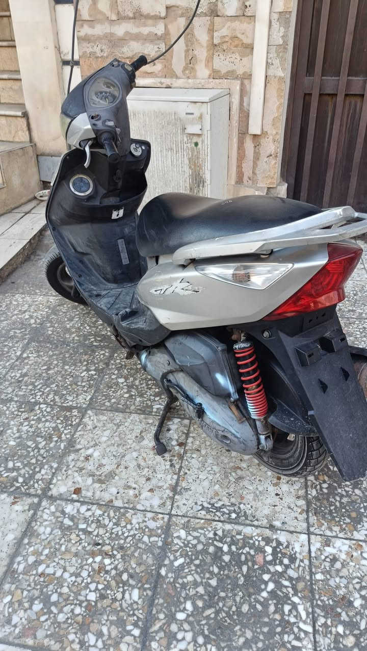 سلام عليكم ، ماكس ثعلب للبيع او مراوس بدراجة بريز نفس النضافة ، دراجة شهر 8 نزلتها رمبة ماناقصها شي كلها شغالة شغل واطلع وين متريد ، سعر 650


**إذا كنت صاحب هذا الإعلان وتريد حذفه لأي سبب، رجاءا أرسل رسالة إلى الدعم الفني**