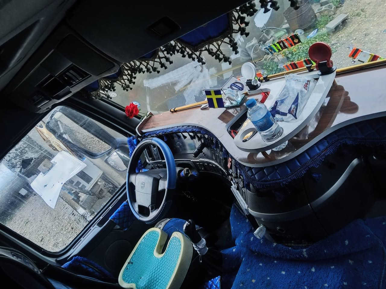 السلام عليكم
قلاب  فولفو(FM)  للبيع 
موديل 2003
گير محرك شرط ✅
تبريد شغال ❄️
تخم تاير جديد✅
***********هـــ
