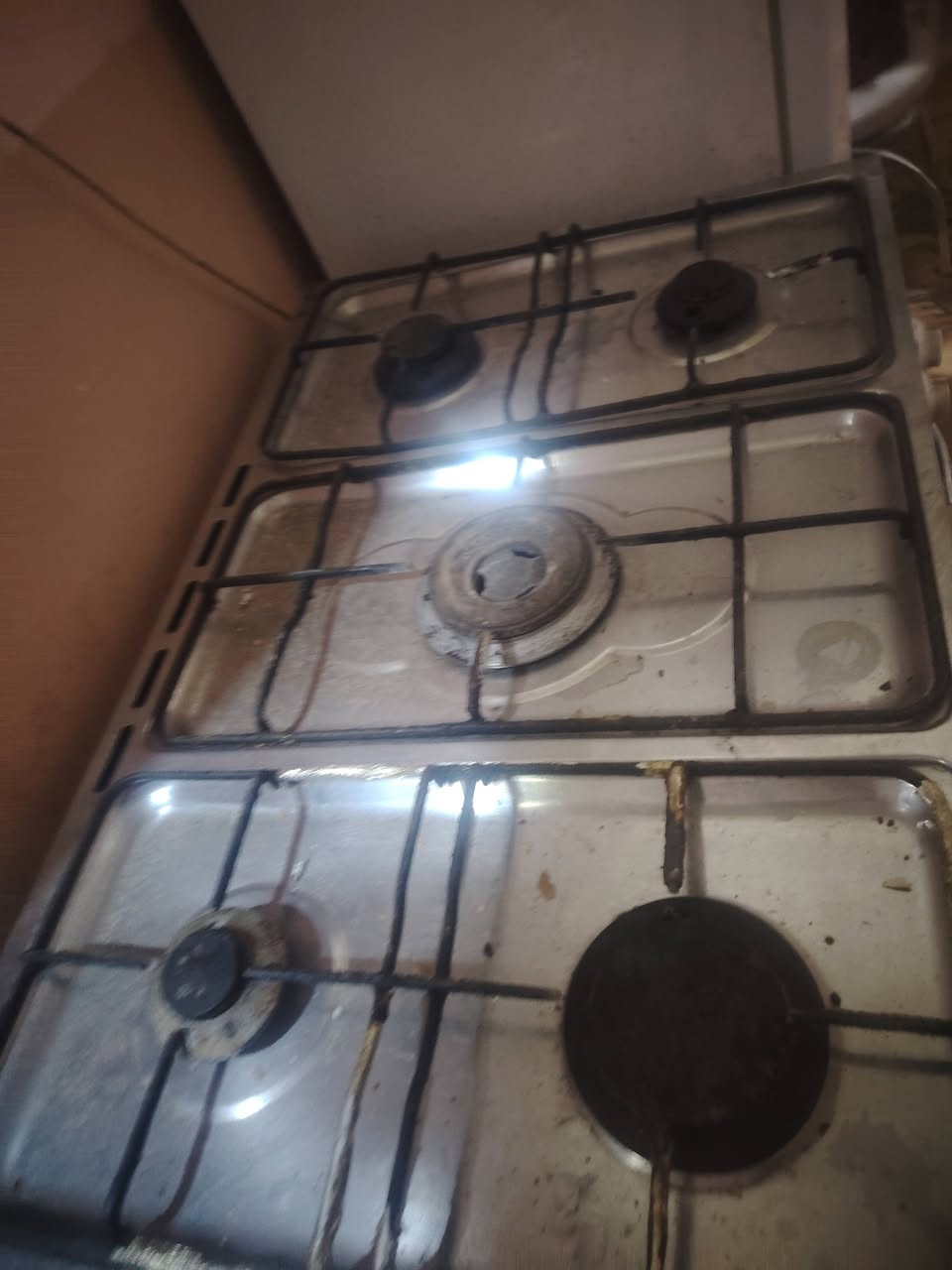 طباخ نضيف استيل كل عيب مابي ب١٠٠ وبي مجال ***********
