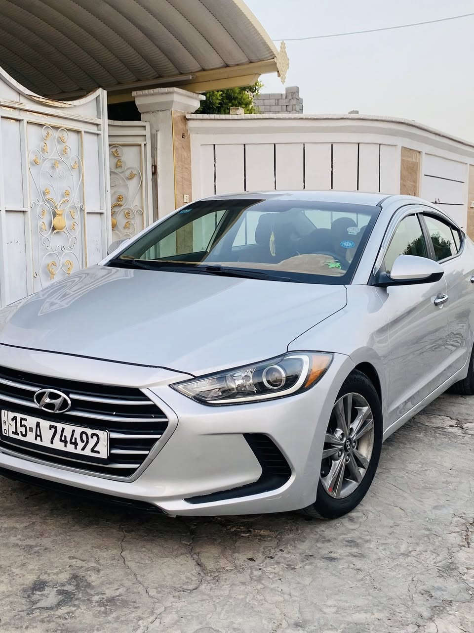 السلام عليكم 
النترا 2017 محرك 2000 دوش كفاله كير ومحرك السياره جاهزه من كلشي وجديده محرك جديد صدر تايرات كلهه جديده بيه قبق جنطه مبدل بلادي وجاملغ خلفي صبغ حادثهه هنا كلش خفيف السعر ١٢٢ 
مكانهه الانبار / جزيرة الخالديه 
***********
