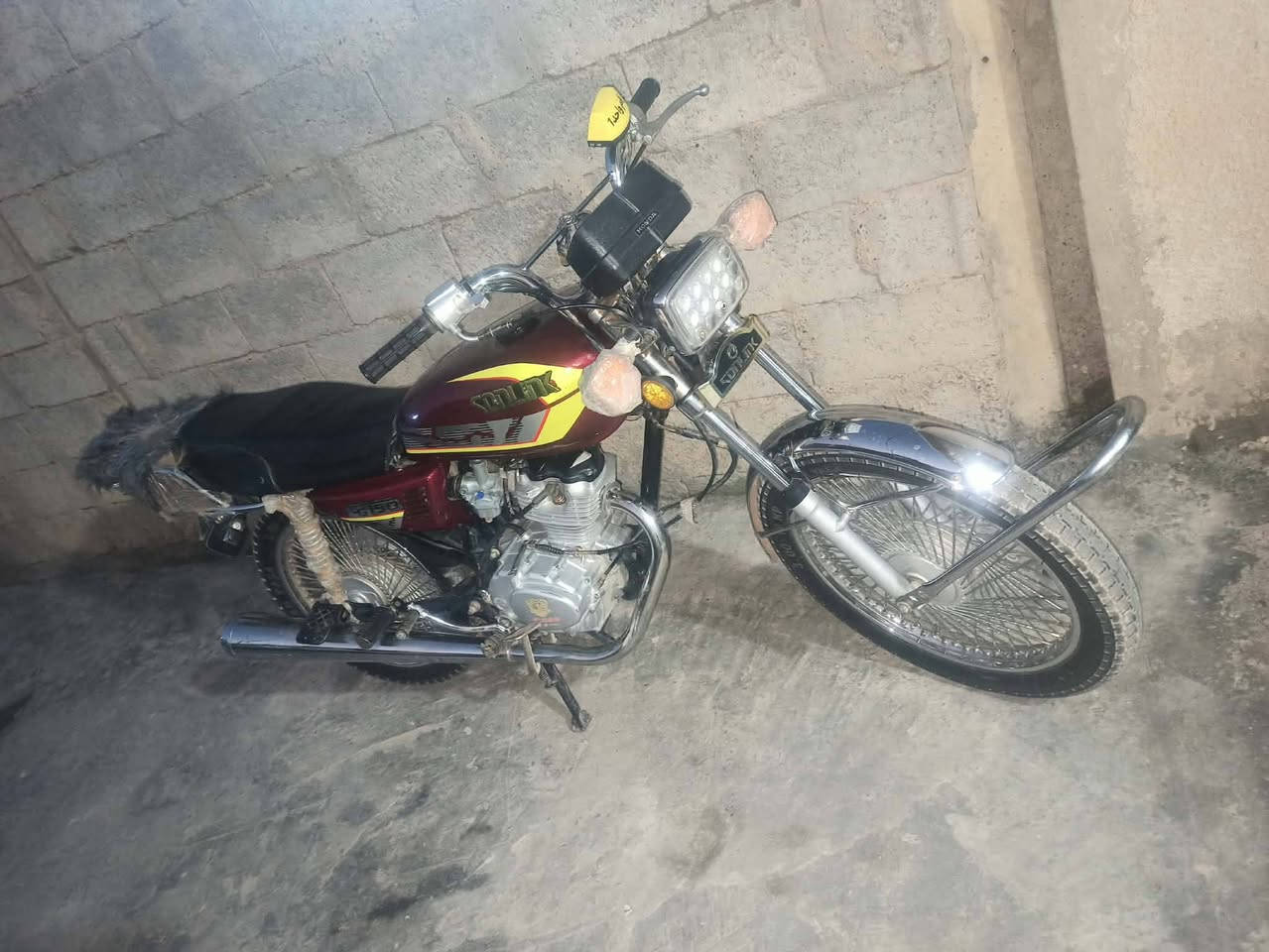 السلام عليكم دراجه تايكر موديل 23دراجه حلوه ونضيفه جنبزه فول شرط اخت ال 25الدراجه حلوه مال جناي اوراق كامله السعر 550وبي مجال حك الجيه اتصل ودلل /***********
