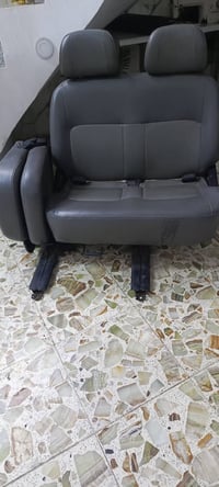 كشن ستاركس. جلد. سياحي. جديد. نضافه 100/100  السعر 260 وبيه مجال    بغ...