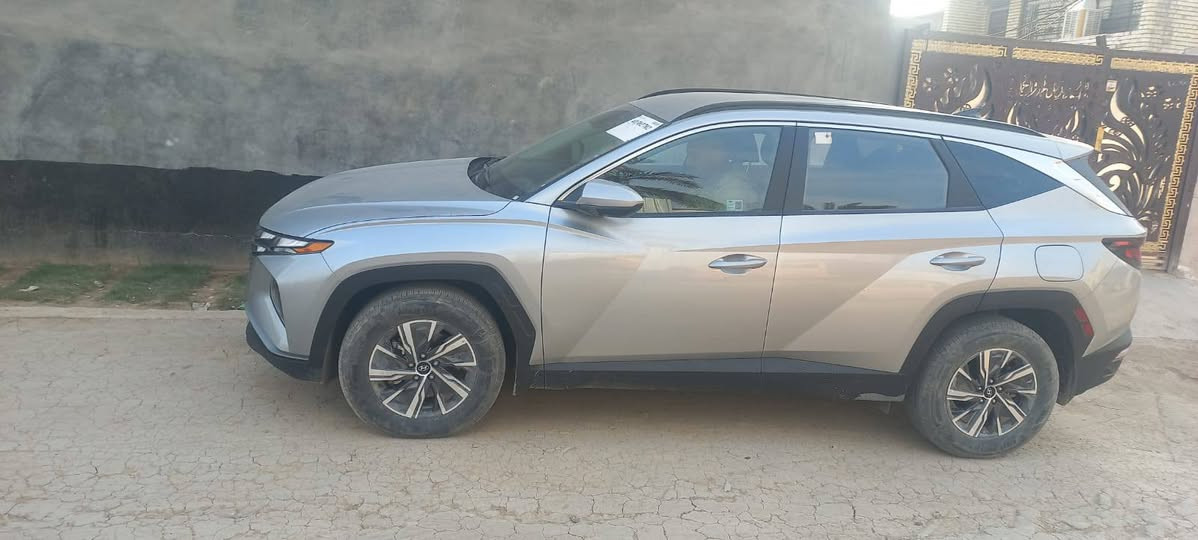 توسان ٢٤ امريكي ضرر بين البابتين مبدلات اصلي مرشوشات تحكم كشن كهرباء بصمه صندوق كير لمس سايدبريك كهرباء بصمه ابواب  بيها بعد موصفات دفع رباعي ماشيه ١٤ بعده جديده معروضه 210 $ وبيه مجال  ***********. السياره هايبرد هجين
رحمه لوالديكم اني مكلف بنشر اتصل عل الرقم
