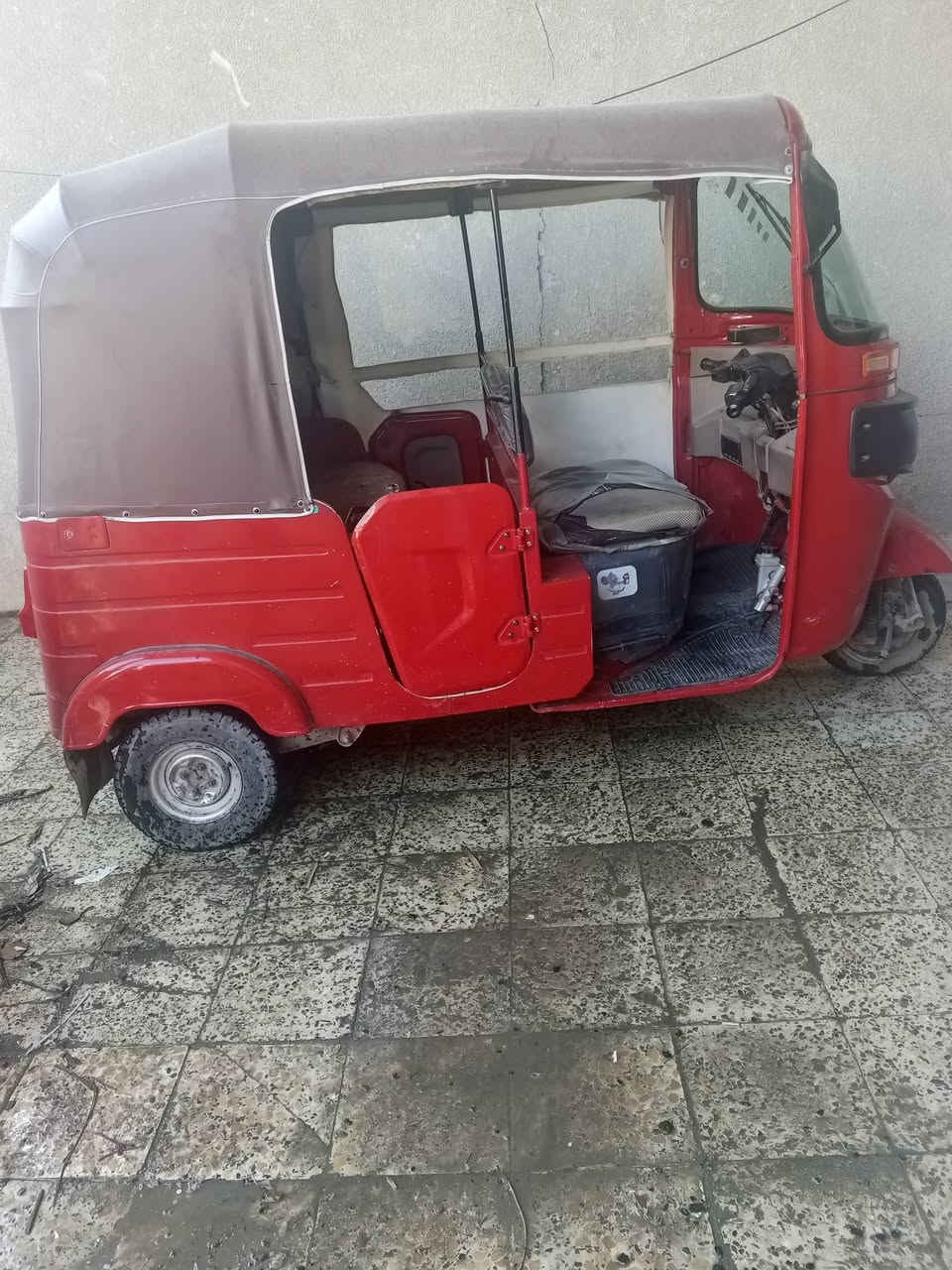 سلام عليكم تكتك 18 للبيع بيهه مكينه عشرين معمره عام سنويه ابسمي كبل احولك مكاني الدوره ***********
