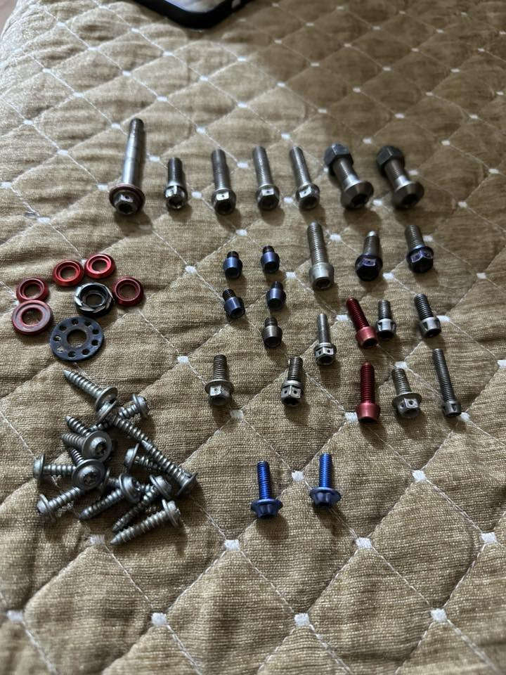 صفاكات سكنس كوسو وبراغي رياضي توصيل موجود اي استفسار خاص رقمي ***********
