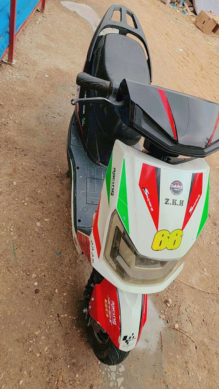 السلام عليكم 
للبيع دراجه شحن موشمة فول مواصفات 6 بطاريات حجم كبير سرعه 80 لايت عالي ناصي رزانة ومتانه وسرعه 
المكان كربلاء حي الموظفين 
السعر 450 وبيها مجال بسيط
الشراي يتفضل خاص


**إذا كنت صاحب هذا الإعلان وتريد حذفه لأي سبب، رجاءا أرسل رسالة إلى الدعم الفني**