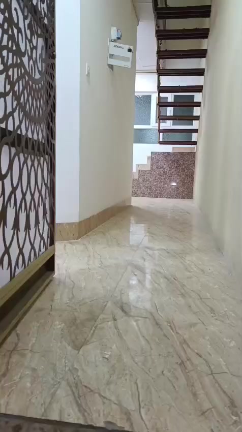 🏢 شقة للإيجار – حي الفلاح 
📍 الطابق الثاني – خلف الملعب مباشرة

📐 المساحة: 100 متر مربع
✨ الشقة زيرو – جاهزة للسكن

تتكون من:
 
غرفة نوم

هول

استقبال

مطبخ

صحيات

💰 الإيجار: 275,000 دينار بالشهر
        ( قفل )
📞 للاستفسار:
***********
***********

---

📌 نستقبل جميع العروض العقارية

إذا عندك بيت للبيع أو للإيجار أو أرض سكنية/تجارية أو محل للبيع أو الإيجار
راسل صفحتنا وسنقوم بعرضه لكم بأفضل تنسيق.
 #بيع #شراء #ايجار #بيت #ارض سكنية #ارض زاعية #عقارات تجارية
