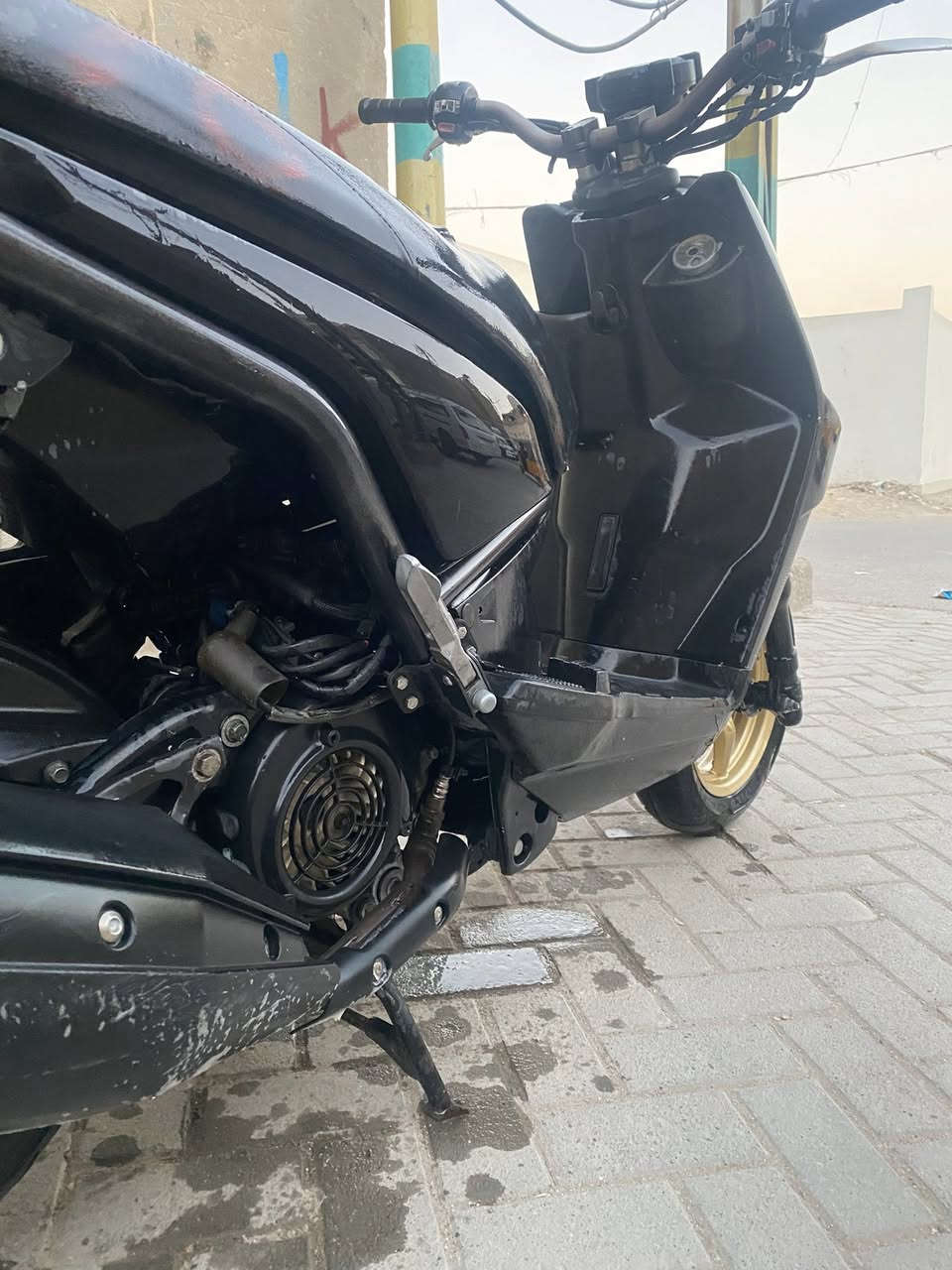 السلام عليكم دراجه سكنس جبلي للبيع نضيفه ستيرن رياضي وبك لايت ويل رياضي مكفوله اوراق بيها سعر مليون وبيها مجال مكان بغداد مدينه صدر استفسار ***********
