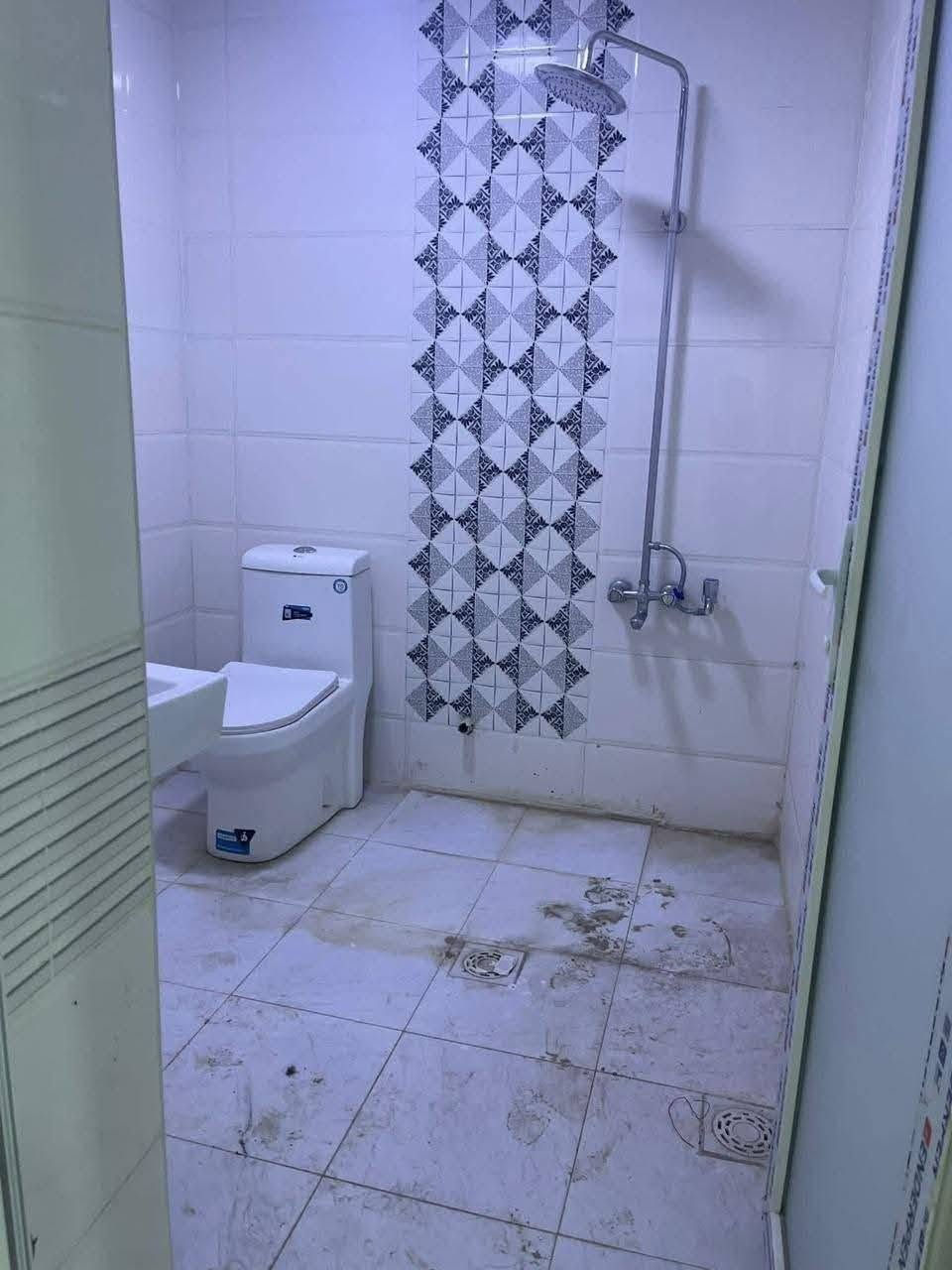 🏠 شقة للايجار  ... سكنية ...
📍 الموقع: شارع المطبات قرب شارع 60 
✨ المواصفات:
▫️ غرفتين نوم 
▫️مطبخ 
▫️هول 
▫️صحيات 
......................
📞 للاستفسار والمعاينة: 
الاتصال على الارقام :
***********☎️ واتساب
او مراجعة المكتب 
الحلة _ شارع المقام _ مجاور مول الحسن 
✅ نستقبل جميع عروضكم السكنية 🏠 والتجارية 🏡 بكافة مناطق الحلة 
………………………… حلة, بابل
