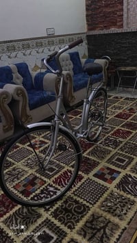 بيسكل للبيع مناقصه اي حاجه جديد بمعنى الكلمه اني مشتغله بيدي وممخلي بي...