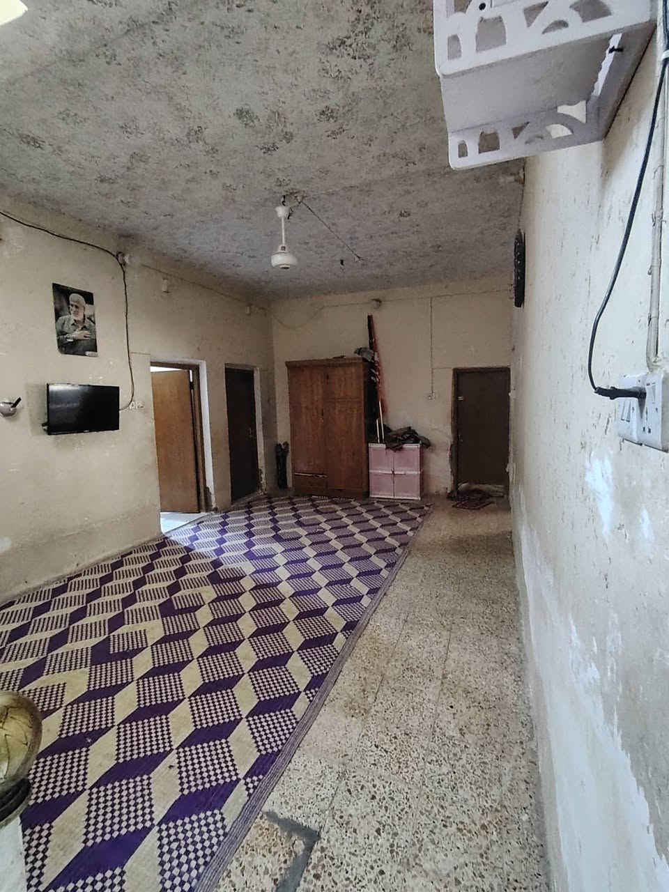 السلام عليكم بيت للبيع حي العسكري العابد بشارع جامع الإمام المهدي قرب حديقة الودق خلف سوق العابد مساحة الأرض ٢٧٢ بناء قدم
*********** // السعر ١٥٠
السلام عليكم بيت للبيع حي العسكري العابد بشارع جامع الإمام المهدي قرب حديقة الودق خلف سوق العابد مساحة الأرض ٢٧٢ بناء قدم
