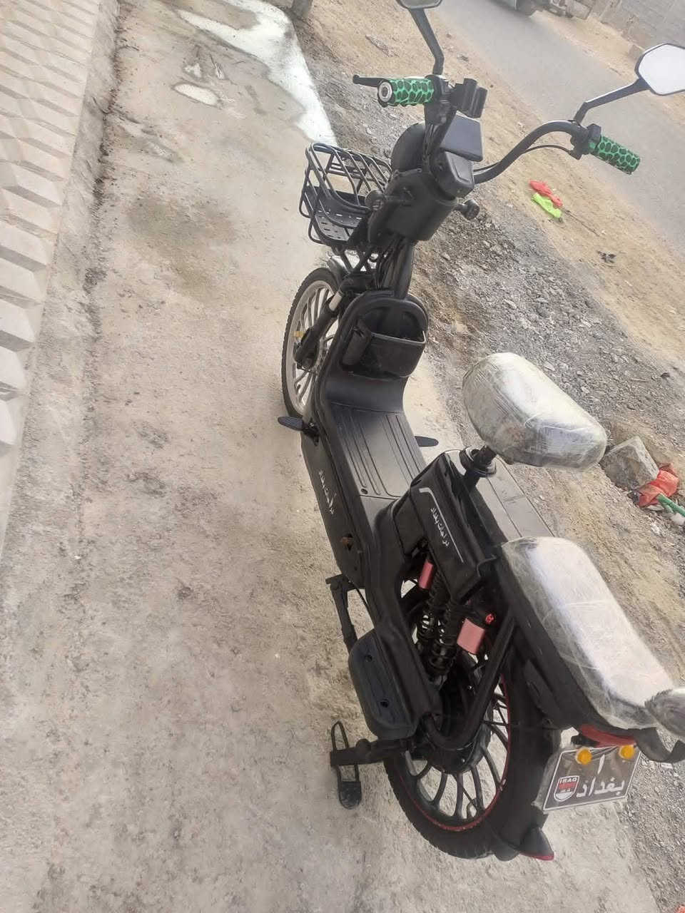 دراجة شحن جديدة حيل بطاريات جدد شغالة كلها اريد مراوس مكاني الشهداء *********** او بيع السعر 250
