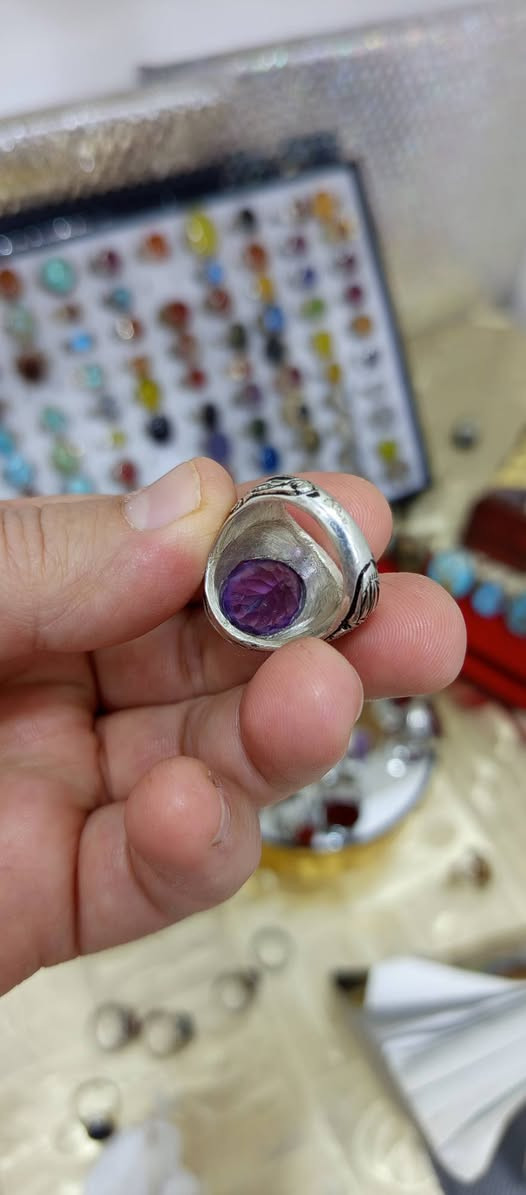 جمشت افريقي صياغة الغزال فضه عيار 925 قطعه كلش جميله و وراقيه للاستفسار التواصل ع الخاص


**إذا كنت صاحب هذا الإعلان وتريد حذفه لأي سبب، رجاءا أرسل رسالة إلى الدعم الفني**