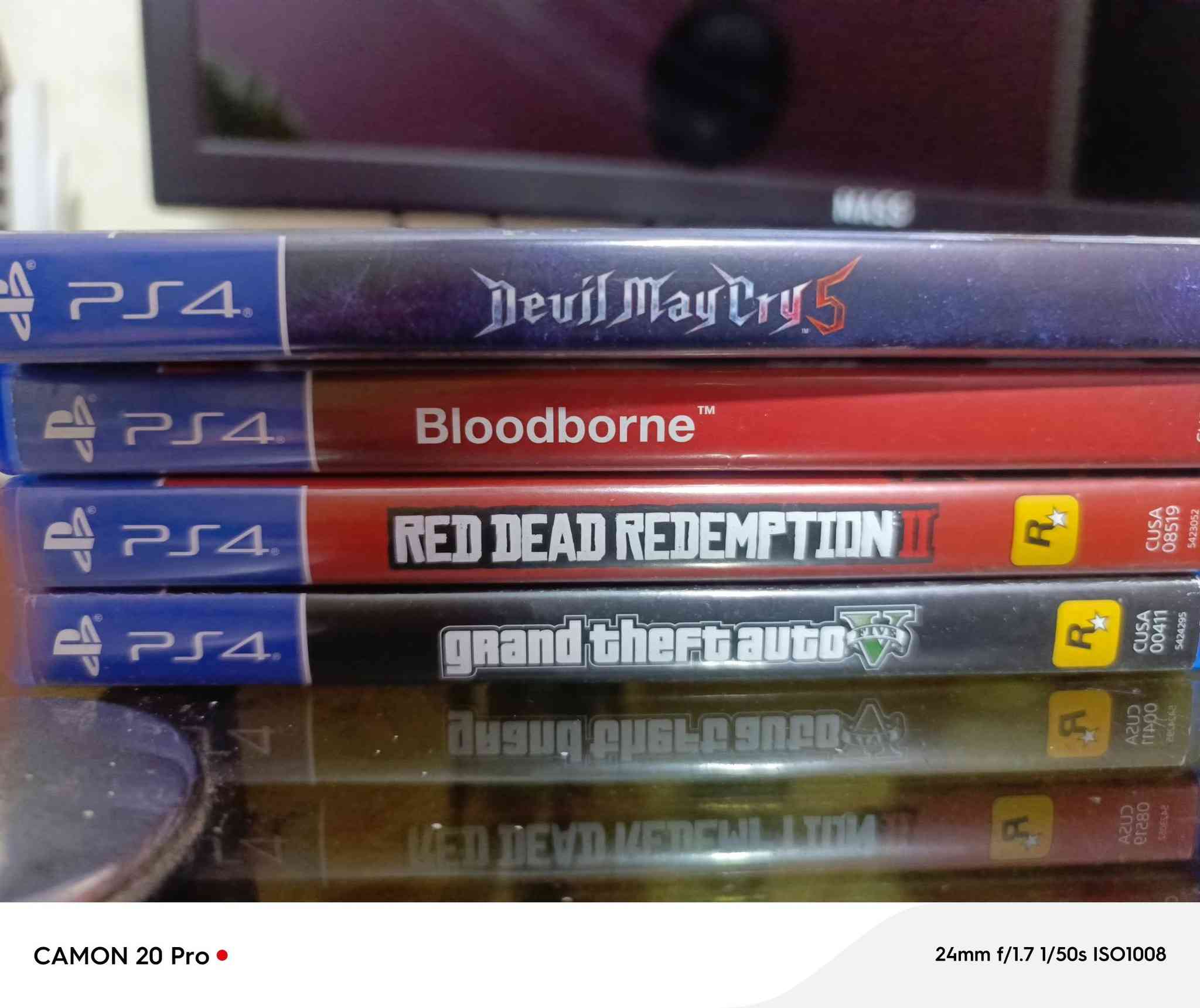 جهاز playstation 4 للبيع
جهاز نضيف جدا

اونلاين
لوك

نظام ١٣

بي ٥ العاب ٥ اقراص

Red dead 2

devil may cry 5

spiderman 

Bloodborne 

GTA 5

جهاز نضيف لكن فقط قارئ الاقراص مرات يتاخر بقراءة القرص لكنه شغال 100% 

ما مصلح او مفتوح

وياه ملحقاته كاملة وشاحنه لليدة 

يدة وحدة فقط تجارية جيدة جدا

السعر 230 الف وي الاقراص

بدون الاقراص ب 200 الف قفل

مكان بابل مجمع حطين قريب الإسكندرية

تواصل ماسنجر على هذه الصفحة 

فيديو ايضا فحص للجهاز لعبت بي كم لعبة كدامكم 👇


**إذا كنت صاحب هذا الإعلان وتريد حذفه لأي سبب، رجاءا أرسل رسالة إلى الدعم الفني**