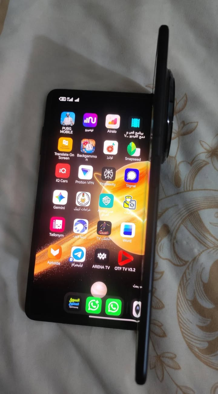 السلام عليكم هونر فولد ماجيك V3 مستخدم شهرين فقط نضافة 100/100 وحتى لزكة الشركة مال الشاشة ما شايلها وكل ملحاقته موجوده ذاكره 512/12 معالج سناب دراكون 8 جيل 3 بطارية 5150ma مكاني بغداد السعر مليون و 100 الف ***********
