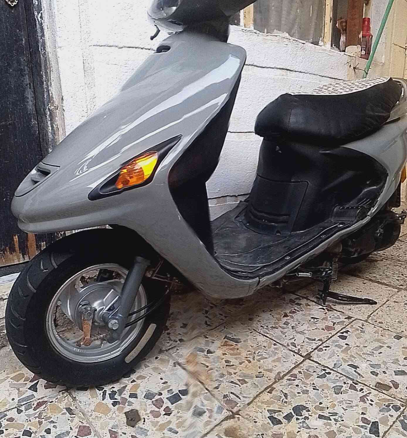 دراجه فراشه للبيع ثنيه محرك مامفتوح كفررات مختمه سعره 575 رقم الهاتف ***********
