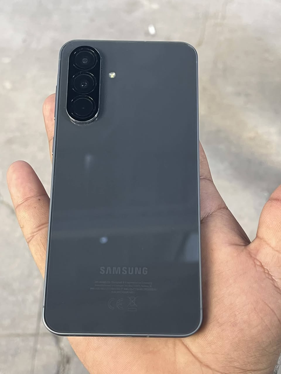 سلام عليكم عندي سامسونك A56 جهاز نظيف حيل  قراظه كامله سعر 450وبي مجال شراي تصال *********** لعنوان فلوجه
