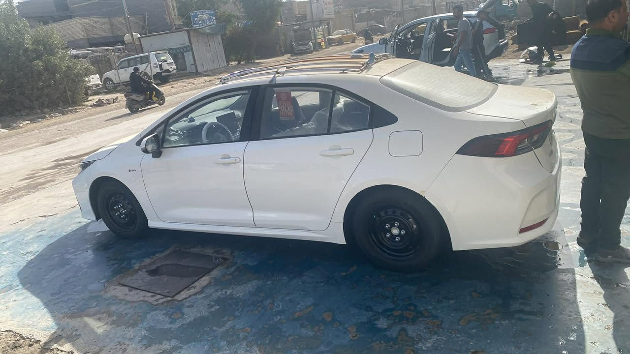 السلام عليكم كورلا هايبرد  ماشيه 25 سياره دوشمه عامه تخم تاير  سيبايه سياره جديده خير من الله كفاله من ضربه وصبغ سياره بس دعاميه بيها شخط بصيط  
السعر162 وبيها مجال بصيط مكاني مدينه الصدر الحبيبه 
رقم ( *********** ) سياره بسمي تحويل ثاني يوم
