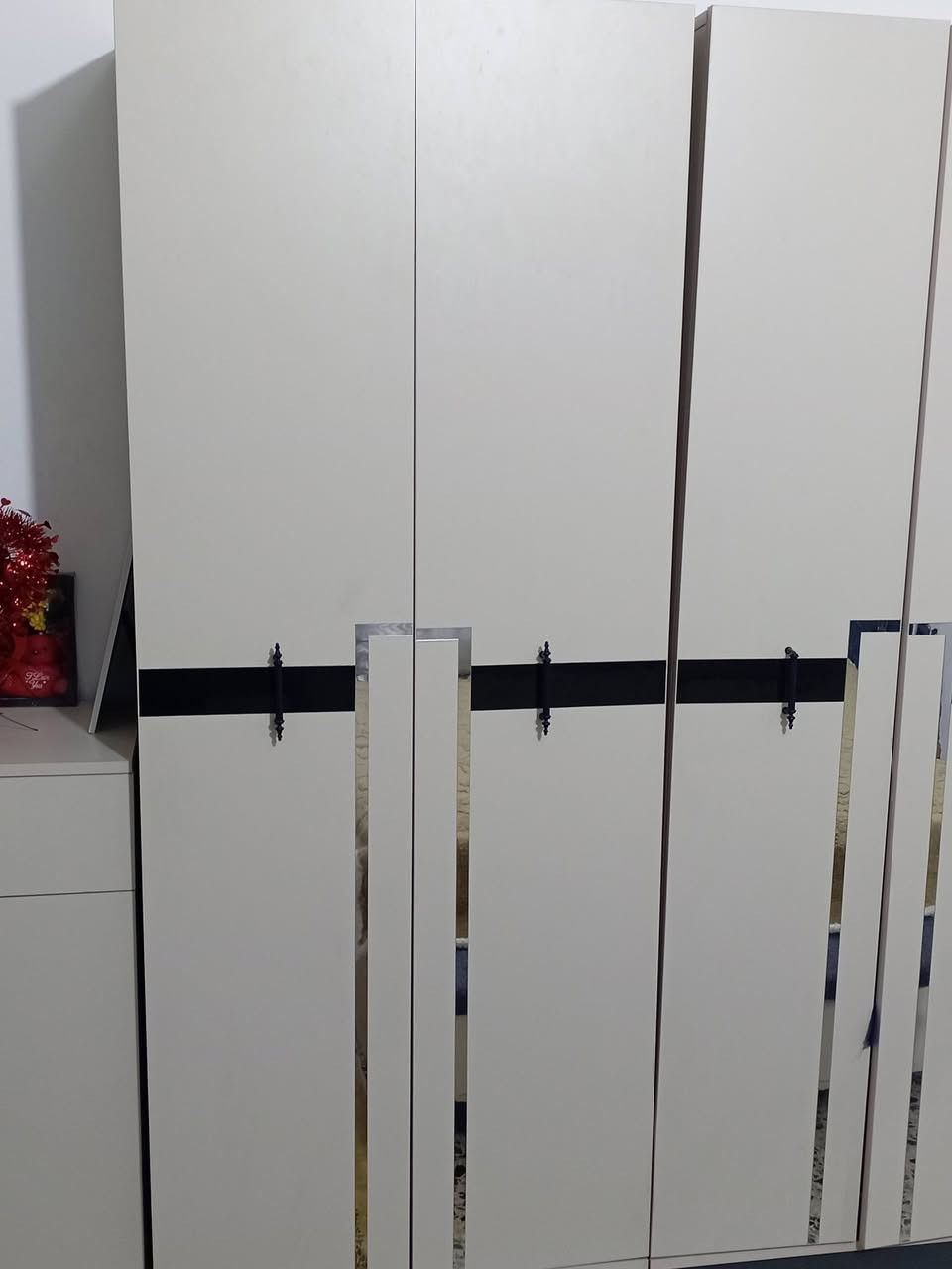 السلام عليكم غرفة تركية للبيع نضيفة جرباية تفصال بيهة فضر مثل ماموضح بطابورية مال جرباية  وهاي الي بالفديو طاكة صفحة منهة وطابوريتهة الزغيرة موجودة رايدهة ب600 وبيهة مجال اي استفسار متواجد نت او عرقم*********** مكاني بغداد مدينة الصدر
