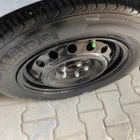 ويل اسود وتخم تاير جديدات قبل اسبوعين شديتهن اثنينهن حجم ١٩٥/٦٥/١٥ مرا...