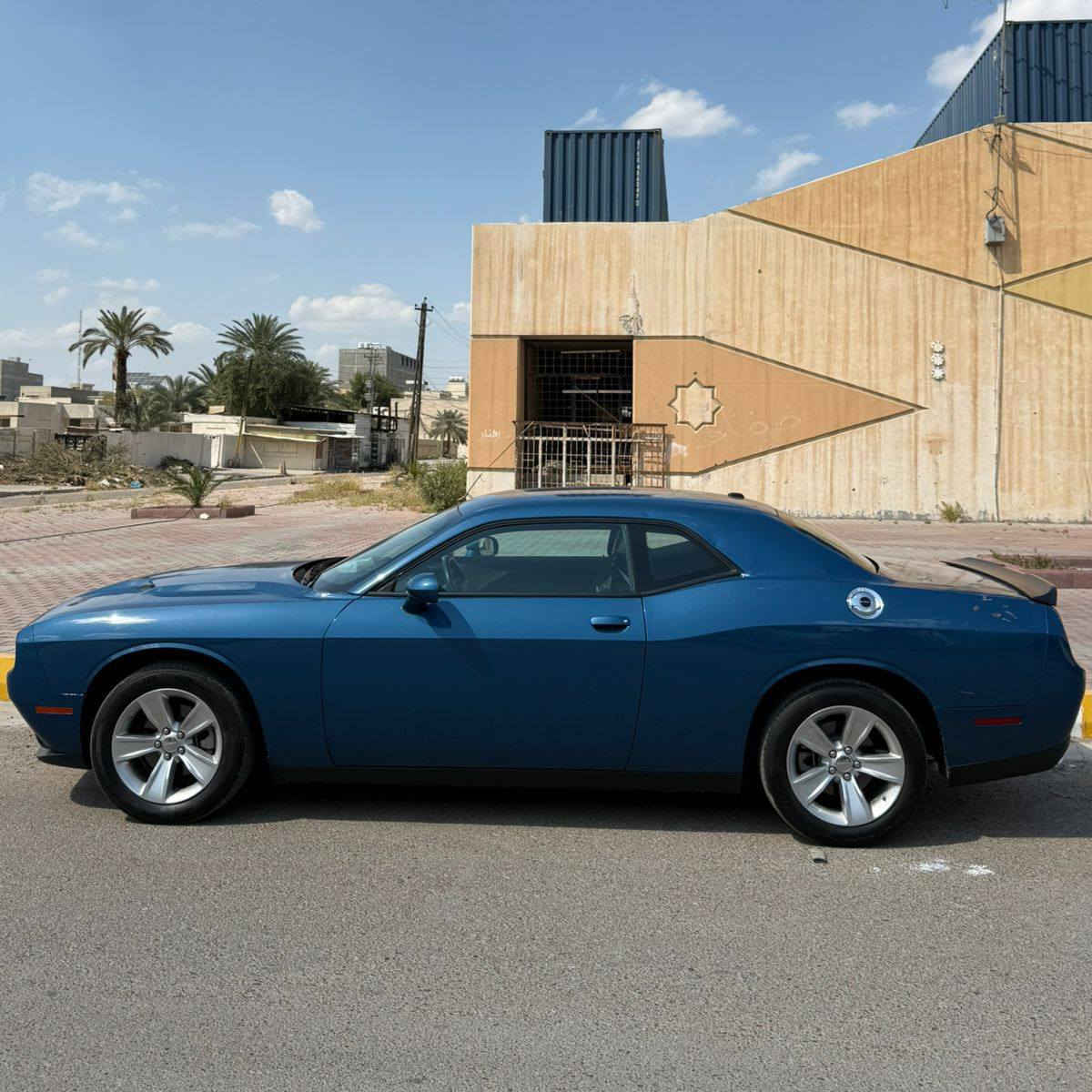 جالنجر النداء الاخير  2023 اللون جيتي 
ماشية 54 كيلو متر مو ميل 
رقم بغداد 
السيارة شركة  بجم كبس بدون صبغ بدون معجون 
حادث امريكا مصلح وباقي بدون صبغ 
وبدون معجون ضرر 
السيارة شجره  
واكعه على الجاملغ والتكمة  
والباقي كفاله 

🛑 السعر سوي تعليق يصل مباشرة 🤖 

تحويل ثاني يوم 

رقم صاحب السيارة 
***********
