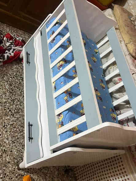 كاروك جديد مع دوشك مستعمل اسبوع أمانة الله إذ بي زلغ يرحع سعره ٩٥ مكانه بغداد العبيدي ***********
