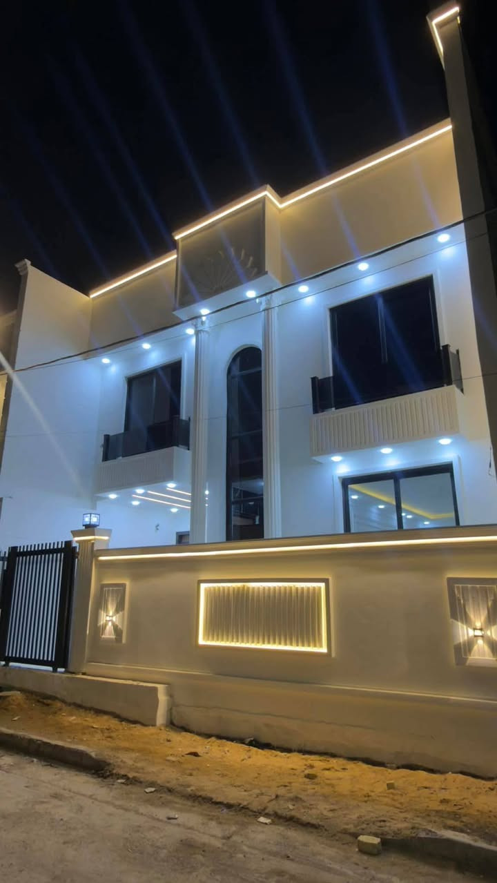 🏠دار سكن 🏠
__

⭕العنوان: حي الجامعه

  ⭕قرب؛شارع 20

⭕موقع مميز _

____

🌿طابو صرف 

🌿بناء حديث2026

🌿كونكريت مسلح 

🌿طابقين

🌿عل ساحه

♦️المساحة :200م² 

♦️الواجهة  : 10متر

----------------

                     

تفاصيل الدار 🏠

___

🌿غرف نوم عدد 4💯

🌿صالة

🌿مطبخ حار بارد 

🌿استقبال 

🌿مجمع صحي 

🌿كراج سيارة

    

   #مكتب_صناع_المال_للعقار 

عنوان المكتب

الفرات شارع الصب قرب التسفيرات 

للاستفسار مراجعة المكتب اوالاتصال على الارقام 

 ***********واتساب

***********
