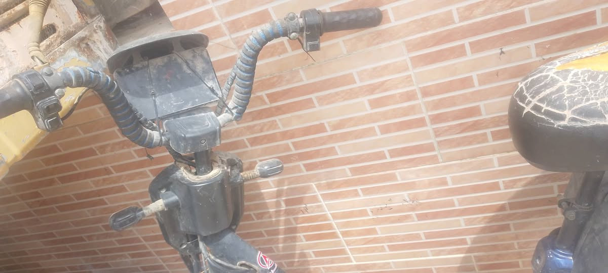ماطور على شحن بدون بطارية اغراضو موجوده بس عاطل فحم في فحم دفعو سعر بيه


**إذا كنت صاحب هذا الإعلان وتريد حذفه لأي سبب، رجاءا أرسل رسالة إلى الدعم الفني**