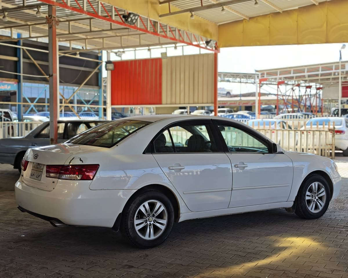 سلام عليكم
سوناتا 2007 امريكي
بيها صبغات تقريبا 4 قطع 
القمارة بيها تكشير ومغلفه
فول 1/1 فتحة 6 سلندر 
رقم دهوك الماني باسم شخص 
تحويل ووكالة مضمون 
تبريد شغال حدادية 90% 
غرفه جديدة تخم تاير نضيف 

السعر 88 وبيها مجال بسيط

مكاني نجف ***********
