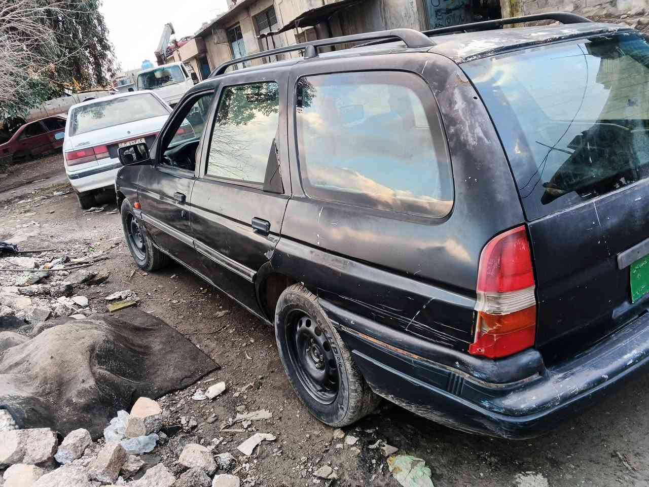 فورد سكورد موديل 91 مكينه جديده جير جديد شرط التحويل سنويه خضراء سياره شغاله وارمانيهل مقحله بدون دعمه ما بيها ضرر السعر 12 والشراي يتصل كربون ما مسجل.   ***********
