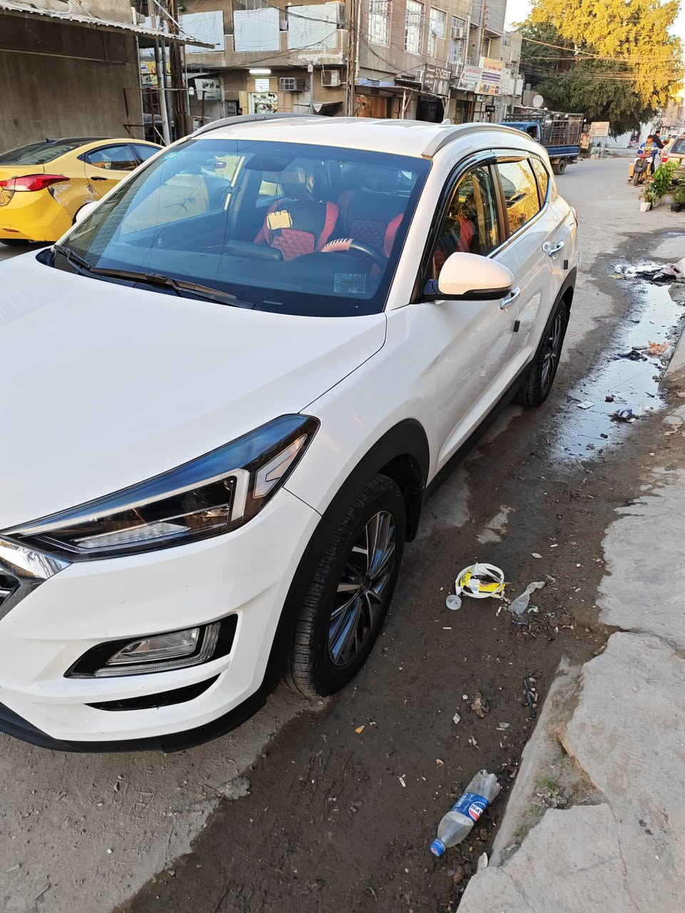 هونداي توسان 2020 – خليجي
اللون: ابيض

بدون لاصبغ ولاتبديل

📍 المكان: بغداد / الشعب / شارع عدن

📄 الرقم: بغداد الدولي الجديد 

👤 المالك: بأسمـي

🔁 التحويل: (ثاني يوم)

🚶 ماشية: 66,000 كم وقابلة للزيادة 

⭐ المواصفات:

خليجي 

فول مواصفات عدا البانوراما

4 سلندر2000 دوش

كير أوتوماتيك

ثلاث أنظمة قيادة:

Comfort

Eco

Sport

مانع انزلاق

Auto Hold

Hand Brake بالرجل( سايد بريك)

💡 الإضاءة:

5 عدسات

لايت زينون اصلي من شركة ناصي + عالي 

لايت دوار ويه الستيرن 

مقاعد 2 تحكم كهرباء 

وتدفئة بالكراسي

دخول ذكي + بصمة تشغيل عدد 2 

وتشغيل عن بعد موجود بالبصمه

وفتح الصندوق هم بالبصمة 

شاشة اصلية مع كامرة دوارة خلفية

Apple Car Play

Navigation (اريل نافكيشن)

تدفئة تبريد وكالة 

تبريد قطعتين

الدشبول بي كاربون فايبر من الشركة 

جكمجة مبردة (ثلاجة)

شاحن وايرلس

تحكمات مقود جهتين 

🛞 

حساسات أمامية وخلفية 

المرايات الجانبية كهرباء مع شفط

مع اشارات بالمري

اللايت بي لد نهاري يسمو يمكن حاجب نهاري 

يدات نيكل

اضاءات لد باليدات مال بوب

5 ويل كب كروم 

تخم تاير جديد وبطارية جديدة

الدهن ليكومولي كل 3000 كيلو ابدللهه مع الفلتر 

وبانزين محسن افول الهه

الصدر نفسه مال شركة بعده جديد 

مداخله اي صيانة 

السيارة بأسمنه من الشركة

وكلش معتنين بيهه

(((بالعافية على الي ياخذهه)))

سعرهه 215 $ بدن عمله رجاءآ

كل شي تلكه بالسوك حته ب200 و190 بس مو بهل نظافه ولابهل مواصفات

رقمي ***********
