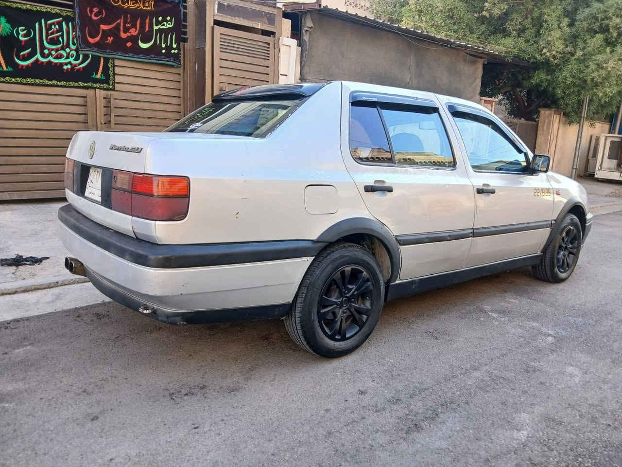 فولكس واكن فنتو موديل 1992 كير عادي محرك 2000 بلاد اترايها كلش حلو وناعمه بالمشي جاهزه بدون نقص سعرها 32 مكانها بغداد شارع فلسطين للاتصال ***********
