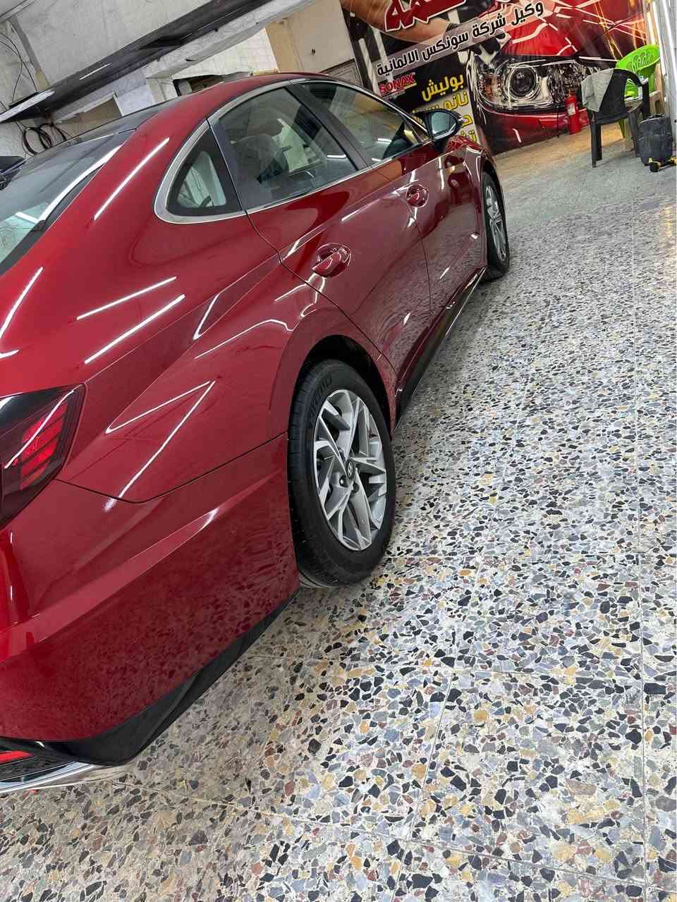 هيونداي سوناتا ٢٠٢٣ 
فول مواصفات للاخير 
حادثها موضح بالصور خفيف بدون دواخل 
بصمة تشغيل عن بعد 
كراسي كهرباء 
تدفئة بالكراسي 
بانوراما
لايت زينون وبك لايت LED
رادار امامي وجانبي 
وبعد هوايه مواصفات 
رايدهه ١٩٠ ورقه وبيها مجال بسيط 
للاستفسار ***********
مكاني بغداد بغداد, العراق
