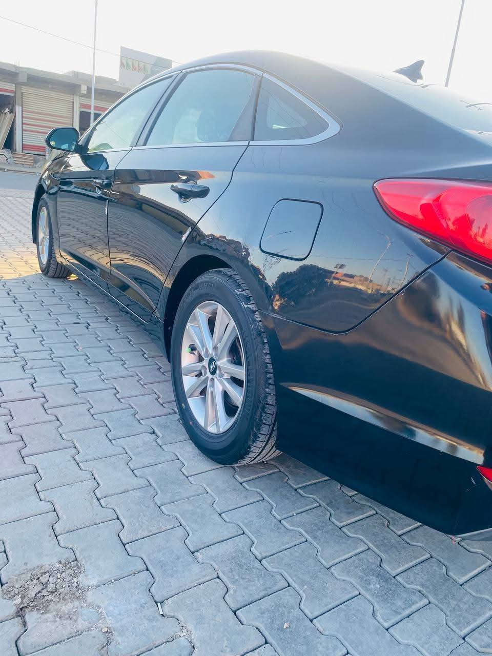 للبيع سوناتا 2017 امريكي
سياره نضيفه وعلى ايد جناي ومنفوضه من صدر من تخم تواير جديد ومن تبريد سيارة مرتبه جدا اسبير مانازل 

ضررها بسيط كما موضح بالسونار 

للاستفسار اتصل على الرقم 

***********
