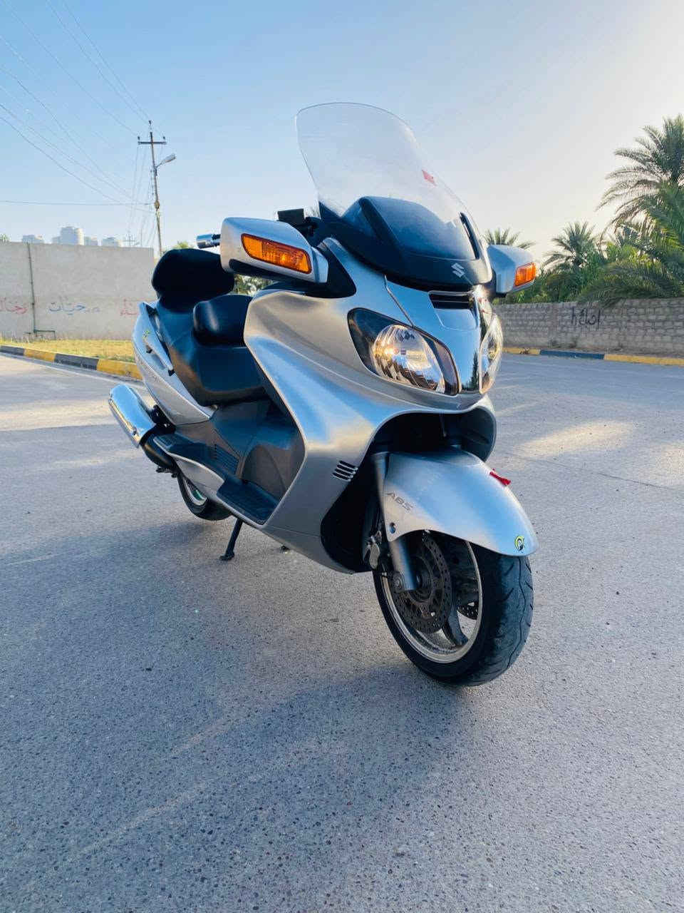 للبيع سكاي ويف 650نص فول 
مواصفات /مري شفط ABSكير عادي واوتو 
دراجه رمبه صار سبوع من طلعتهه من رمبه 
دهن موتل بانزين كله محسن مكاني با***********
الدراجه ماشيه 38السعر26ورقه مكفوله كفاله عامه الدراجه جيب اقوه فيتر وتعال
