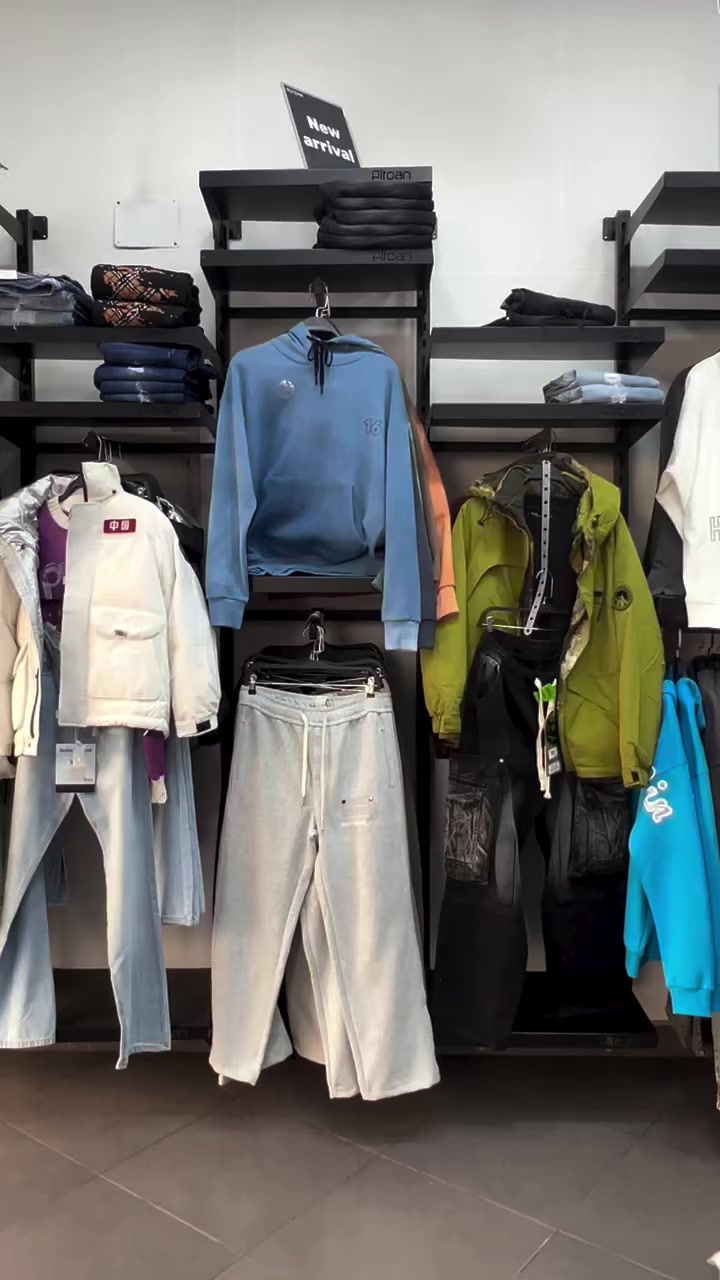 ترينج جامد و مريح و شيك♥️


**إذا كنت صاحب هذا الإعلان وتريد حذفه لأي سبب، رجاءا أرسل رسالة إلى الدعم الفني**