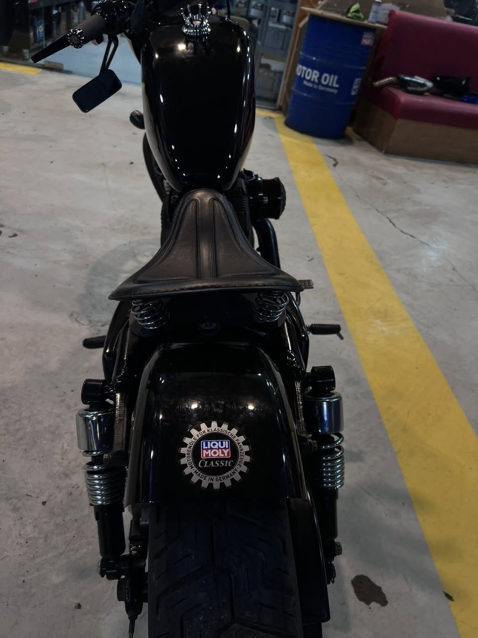 هارلي ديفيدسون سبورتستر ببر  883 2012
ممشى دراجة 43 
دراجة كفاله عامه 
تانكي ببر جديد  دراجة ببر بل كامل 
 عليها شوته kn
وبجمها ايرون 
مكان دراجة بصره 
***********
