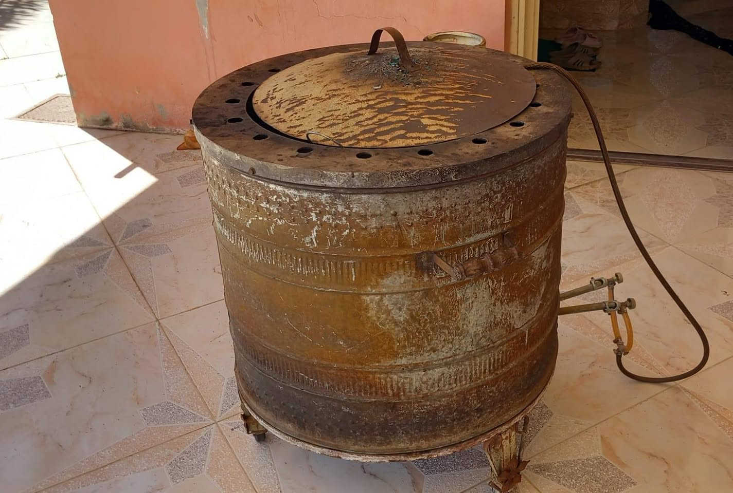 السلام عليكم يوجد اثاث بيت مستعمل للبيع للاستفسار الاتصال على الرقم *********** أو ***********
