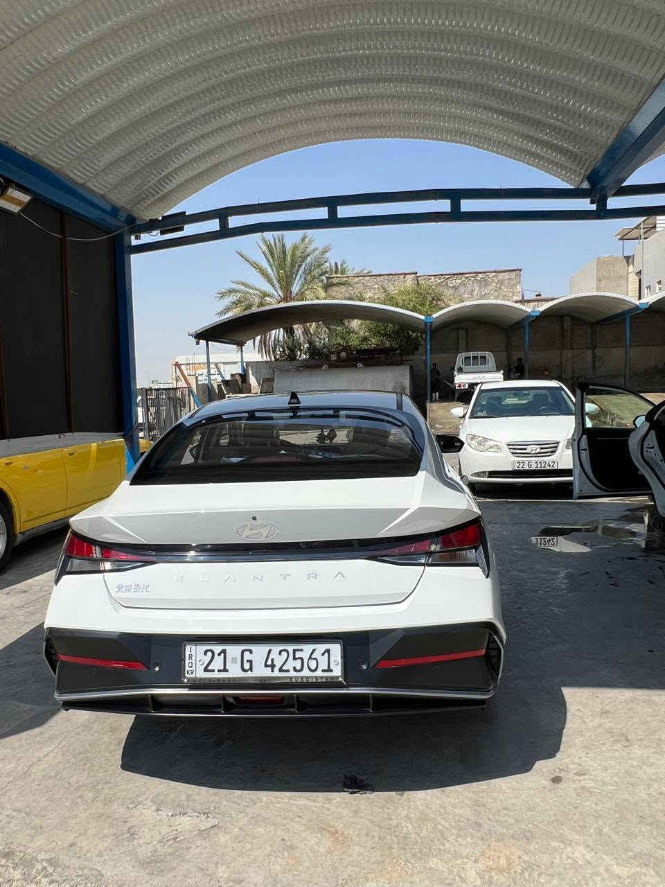 سلام عليكم  النترا 2025 اصدار  صيني 🇨🇳 
مواصفات السياره معروفه 
شاشه بلادي 
هاند بريك اوتو 
تسغيل بصمه 
سياره مكفوله من الضرر والصبغ 
تبريد محرك كير شرط  السياره فول مودات 
سياره استخدام شخصي 
+ دفتر بانزين 
السياره رقم سليمانيه بسمي 
داخل اسود 
للتواصل ***********
واتساب
مكان السياره كركوك  👍🏻
