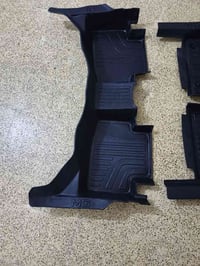 أرضيات MG GT أم الدوسه وشعار MG 07757459730العنوان بغداد السعر 65 ألف