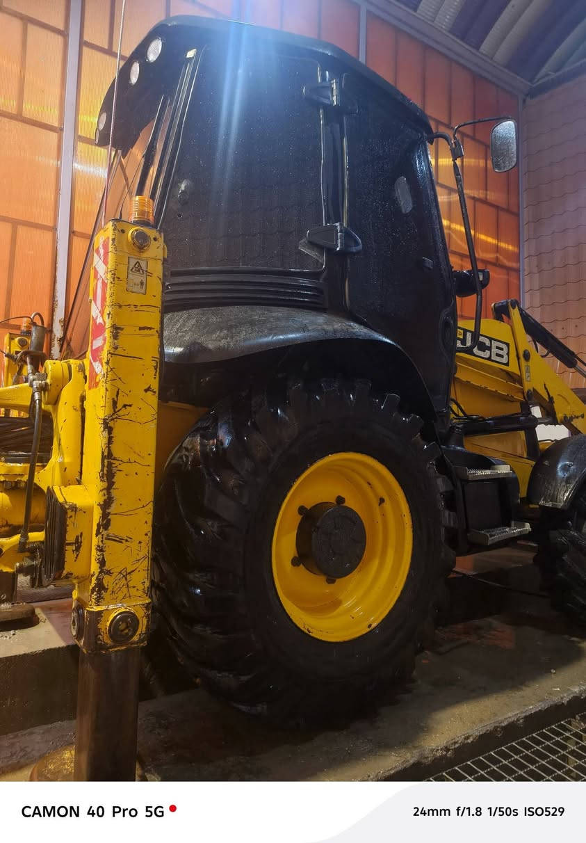 سلام عليكم JCB البيع موديل 2012 مكفوله كفاله عامه من كلشي العنوان الديوانية هاتف ***********
